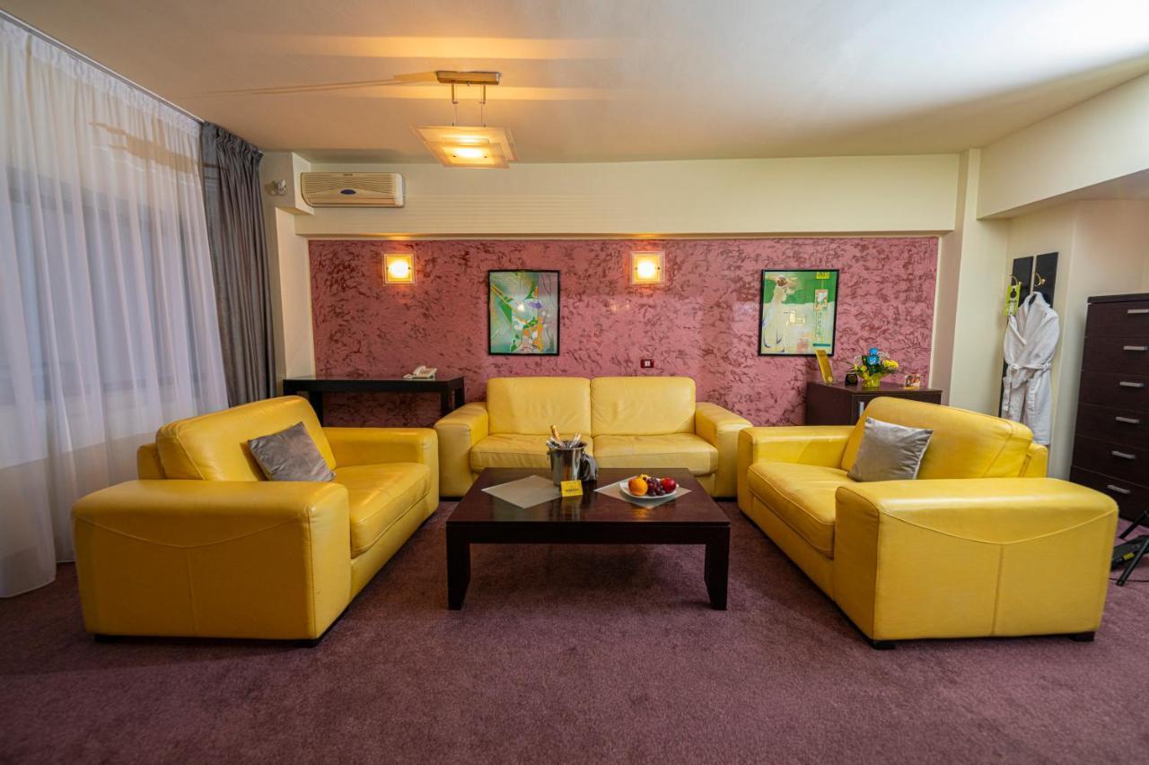 Hotel Dumbrava Bacău Eksteriør billede