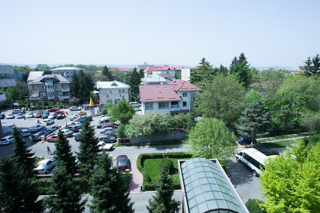 Hotel Dumbrava Bacău Eksteriør billede