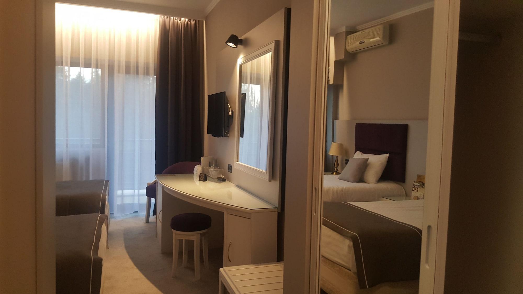 Hotel Dumbrava Bacău Eksteriør billede