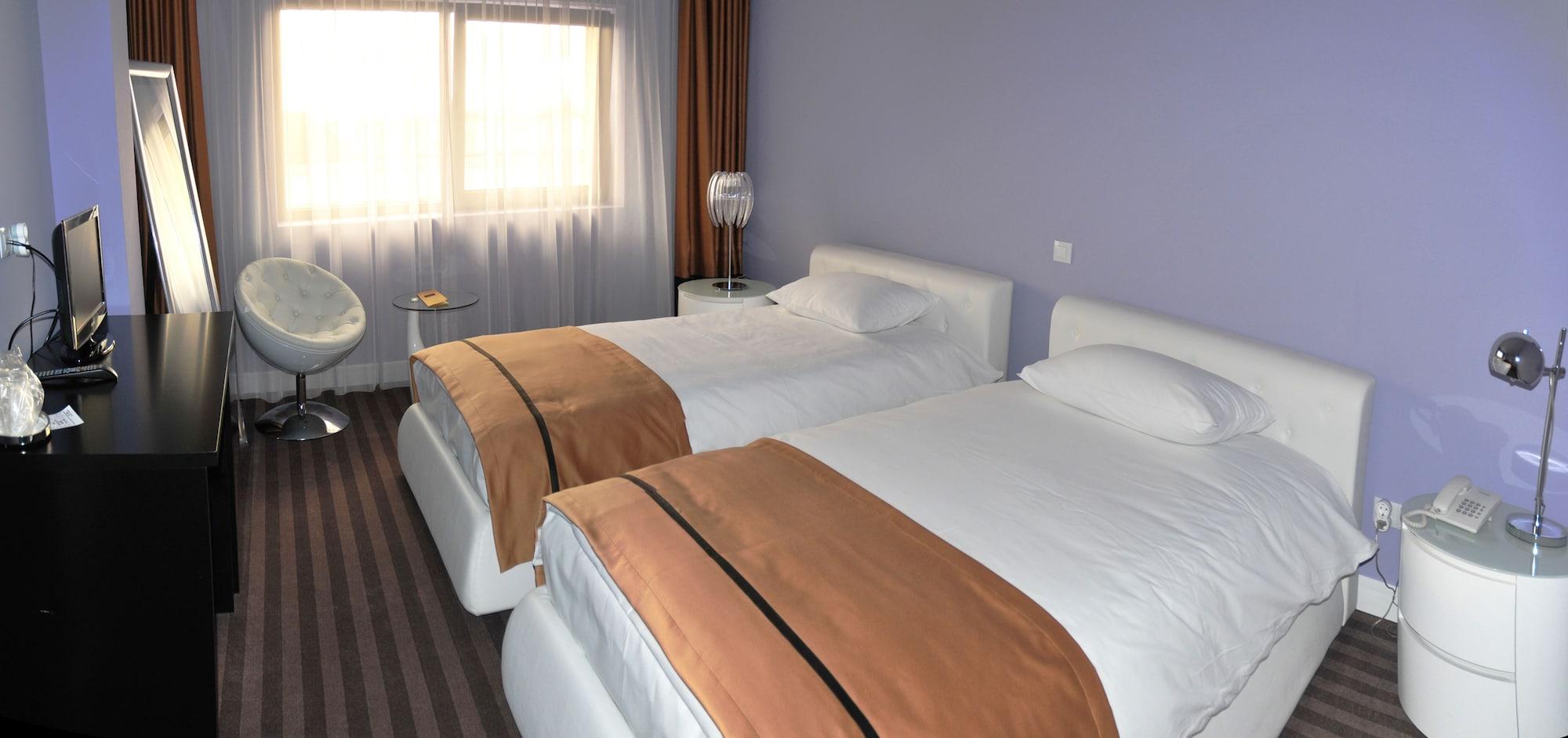 Hotel Dumbrava Bacău Eksteriør billede