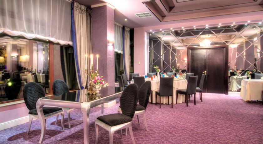 Hotel Dumbrava Bacău Eksteriør billede