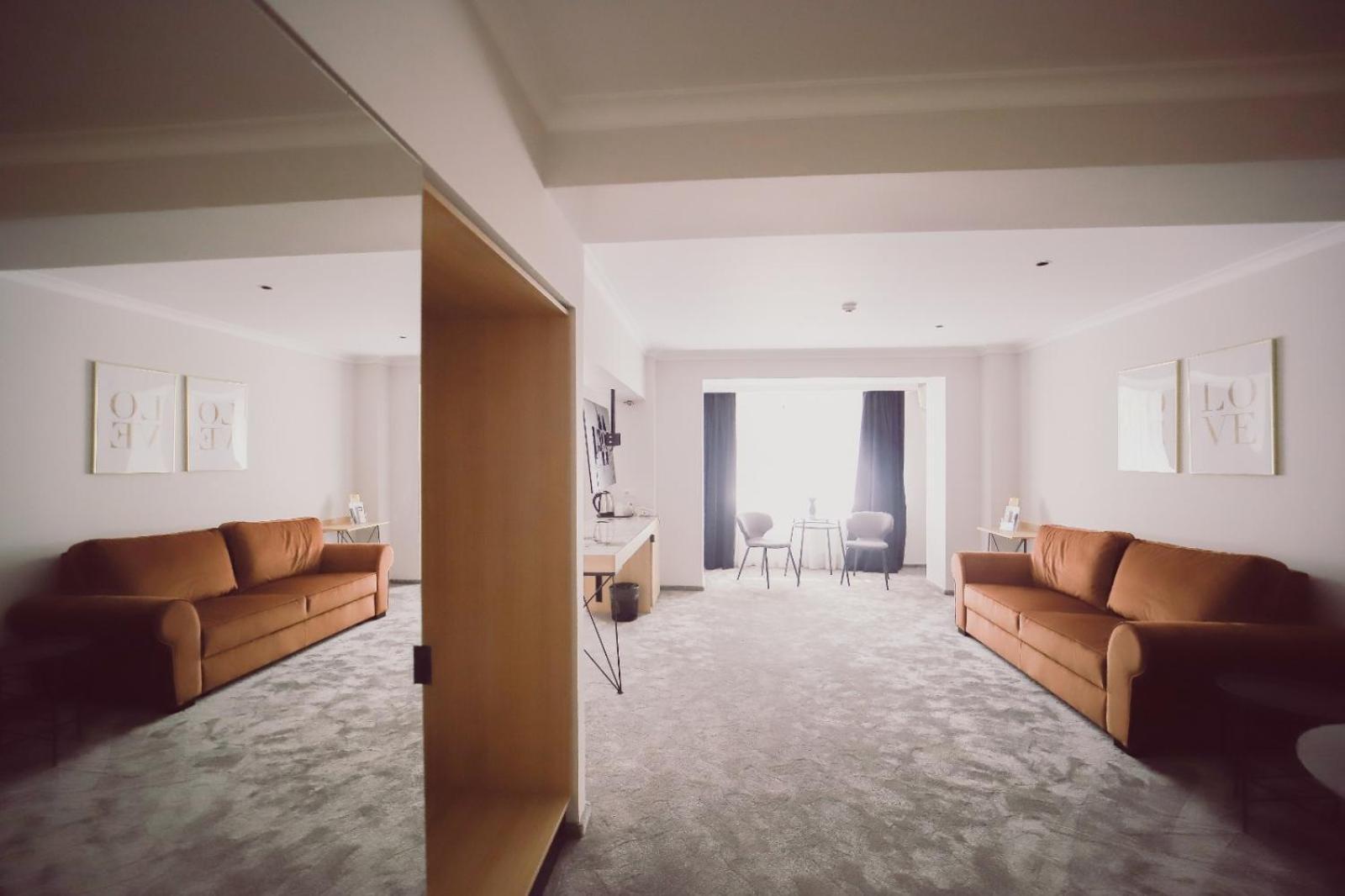 Hotel Dumbrava Bacău Eksteriør billede