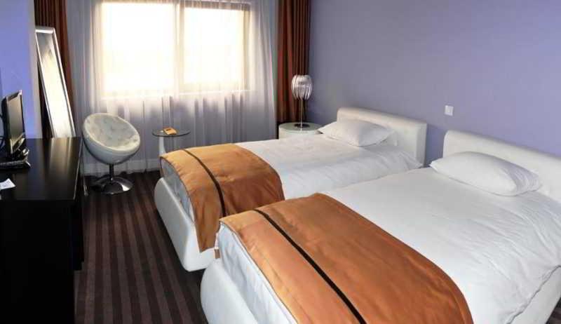 Hotel Dumbrava Bacău Værelse billede