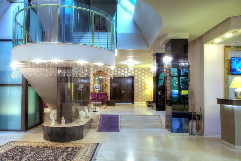 Hotel Dumbrava Bacău Eksteriør billede