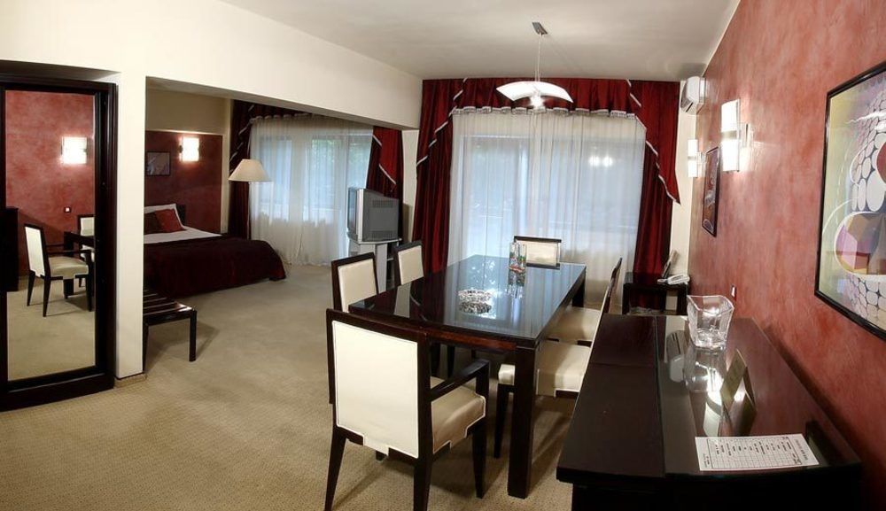 Hotel Dumbrava Bacău Eksteriør billede